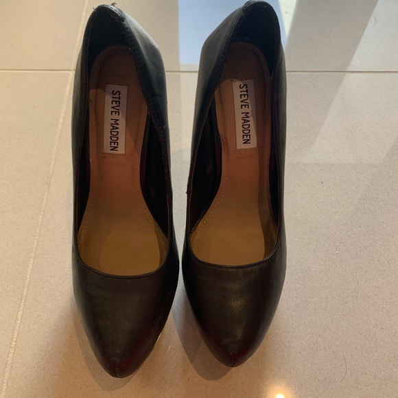 Steve Madden black pumps - Picture 2 of 3